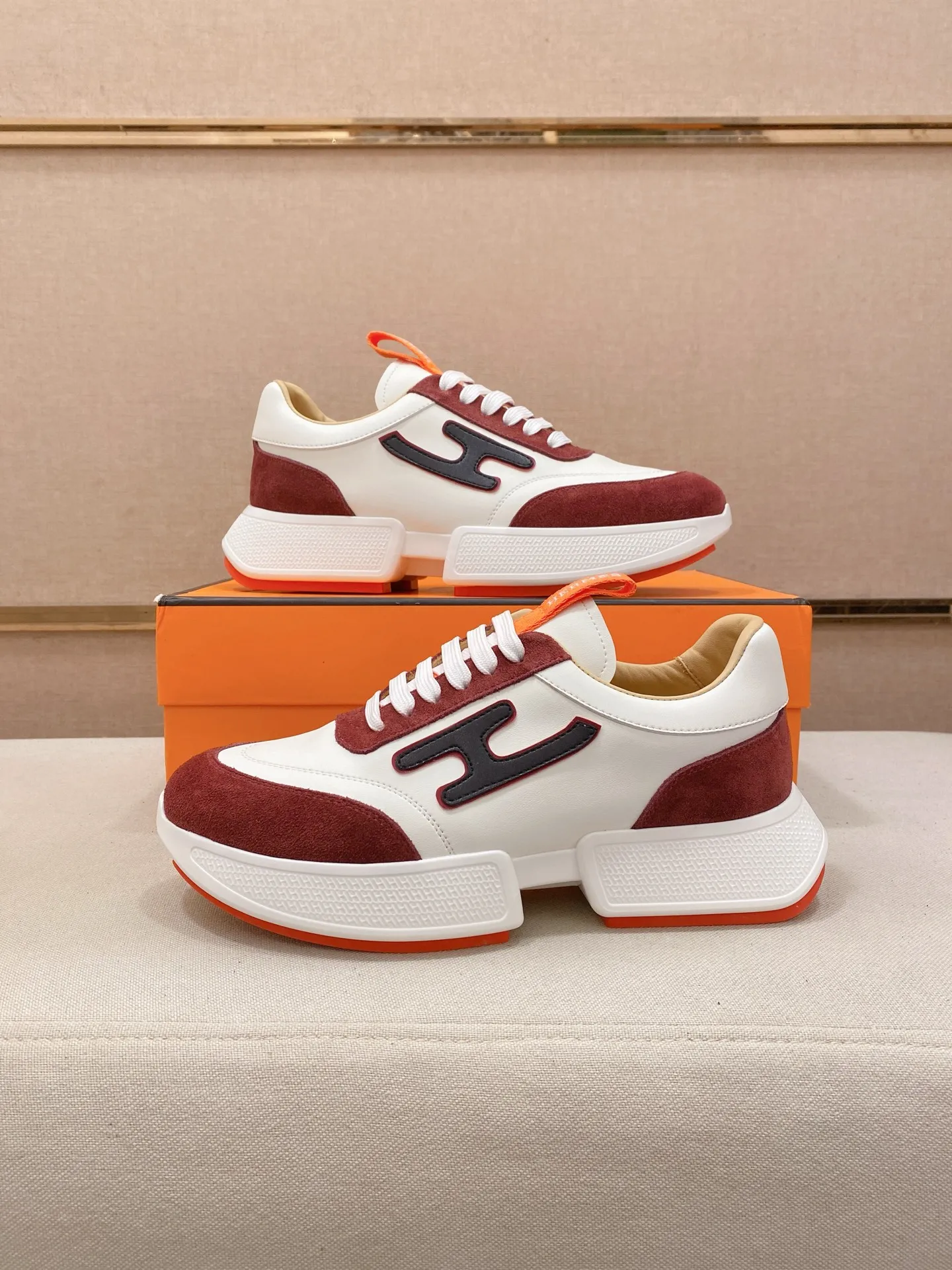 Men's clothing and shoes💰: 480💰《HERMES》【Classic original order·Version】Hermès; top 🔝purchasing agent🔍🔍men's latest 🇺🇸 counter sales simultaneously, imported from Italy original ▲▲cowhide ▲▲ (high-end, nobility, class) ) Exquisite workmanship (Italian 🇮🇹 imported water-dyed 🐂 cowhide lining) sole: original sole provided by the original factory, ⚠️exclusive double-layer activity·TPR·rubber·combined molded outsole; super comfortable·wear-resistant·non-slip·environmental protection The real thing is more beautiful if you take the real thing (high quality, follow the order). You can enter and exit the counter at will * Number of yards: 38-44 (45 can be customized and cannot be returned or exchanged)